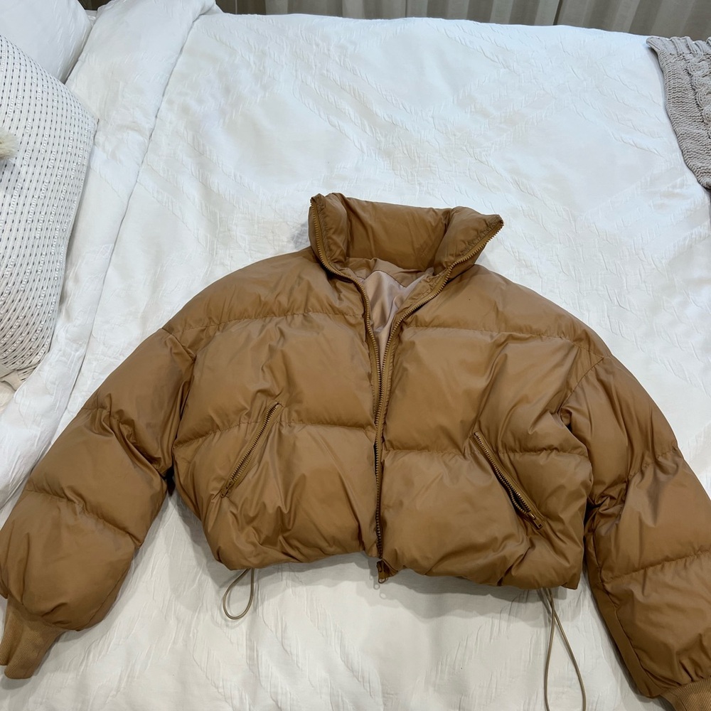 Tan/beige puffer jacket